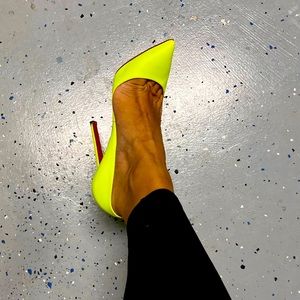 Beautiful Neon Pumps!
